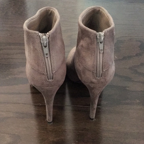 Grey Booties - Picture 3 of 4